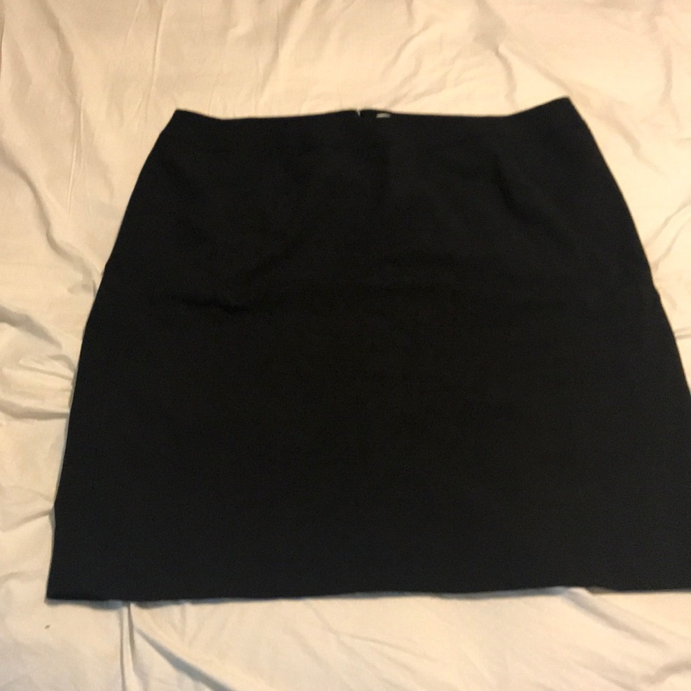 Black a line skirt. Calvin Klein 18W